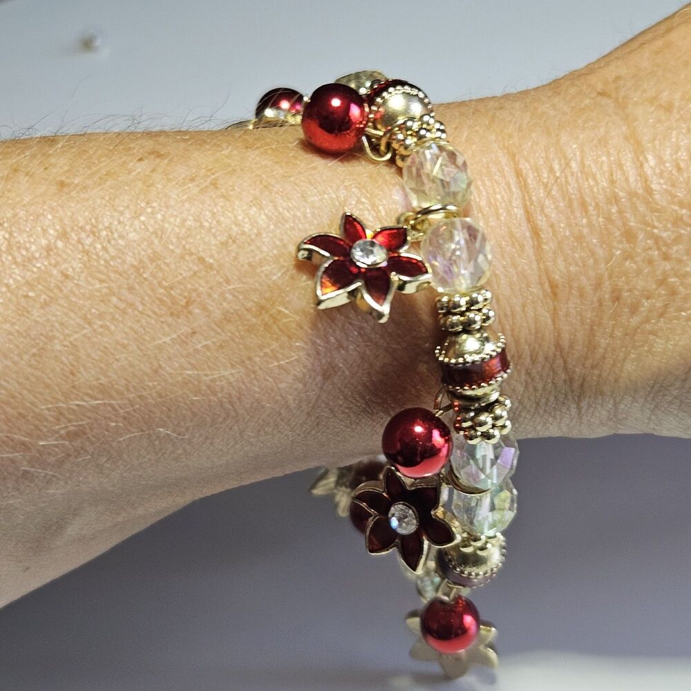 Kenneth Cole Christmas Bracelet Gold Tne Red Poinsettia Glass Bead Charm 7.5"